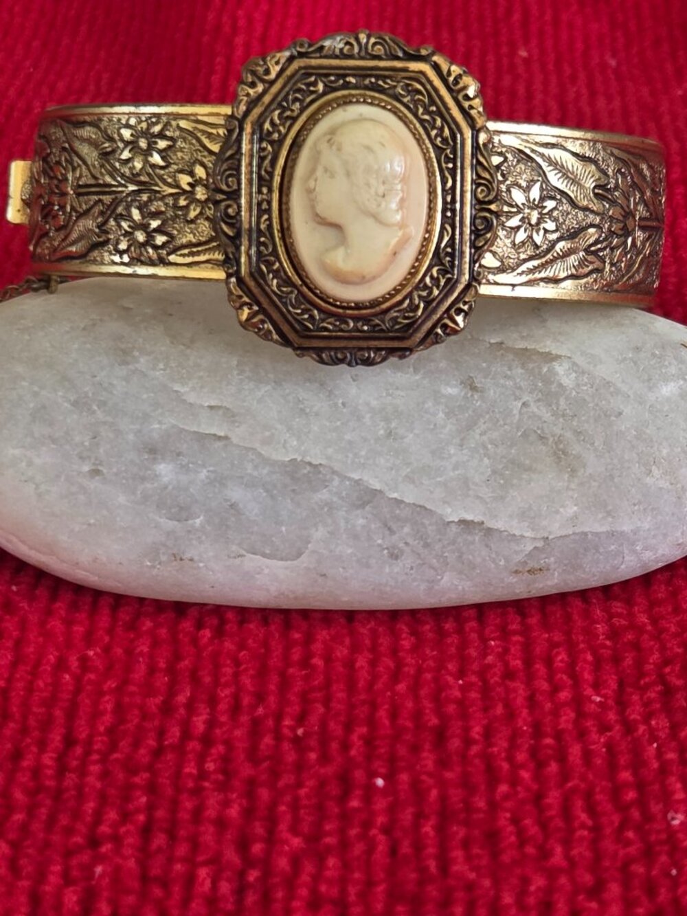 Art Nouveau Gold Toned Hinged Bangle Bracelet, Acrylic Cameo
